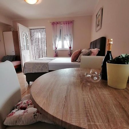 Apartmani Marijana Lozovac Esterno foto